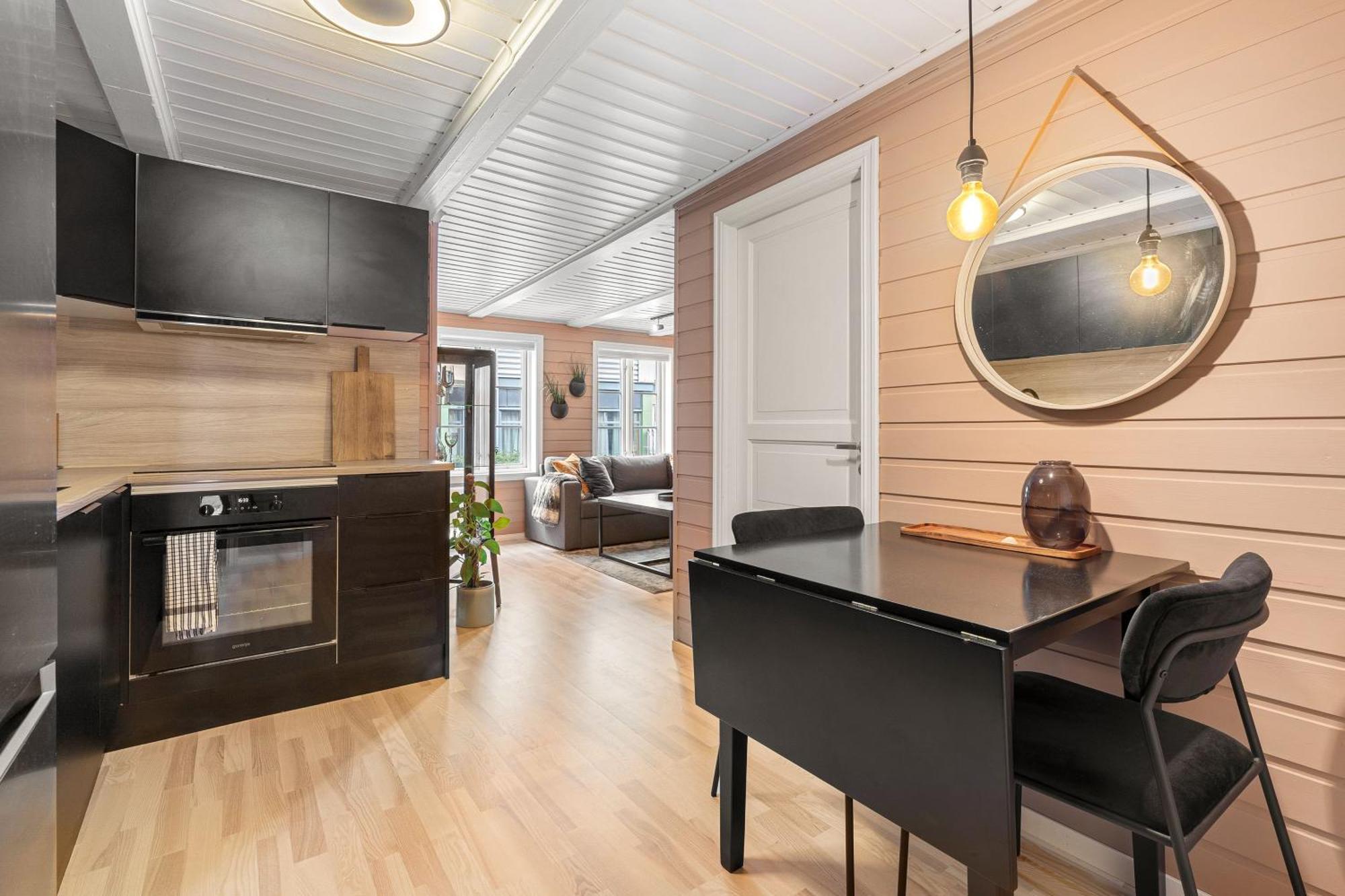 Arctic Homes - Red Polar House Tromso Luaran gambar